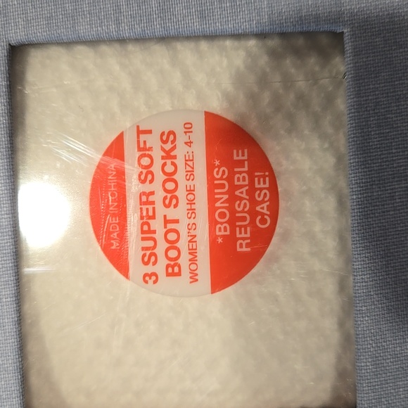 New in box GAP set of 3 super soft boot socks in a reusable case - Picture 2 of 5